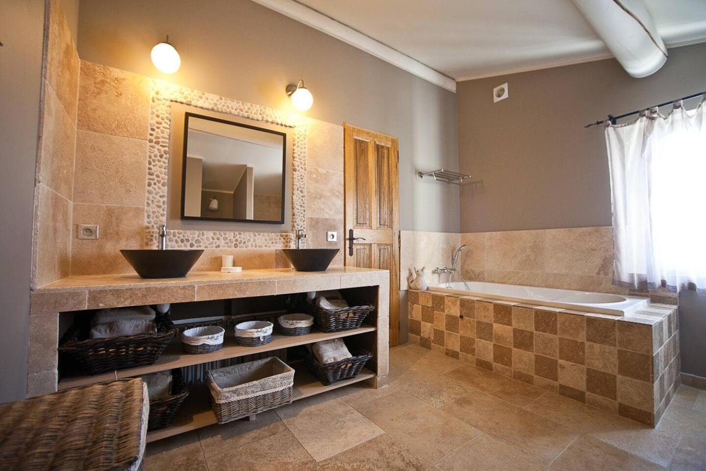 La Petite Colline Villa Апт Екстериор снимка