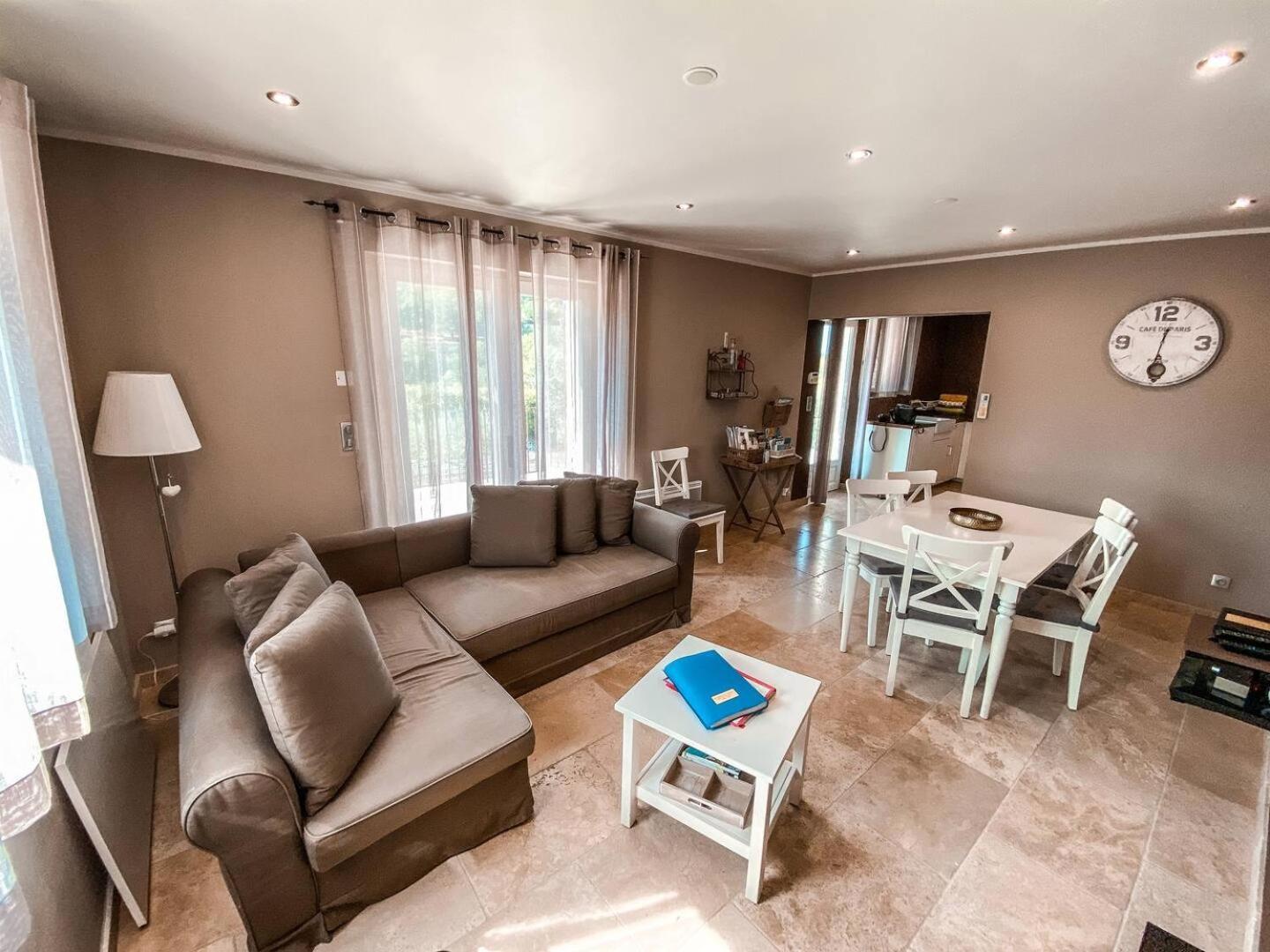 La Petite Colline Villa Апт Екстериор снимка