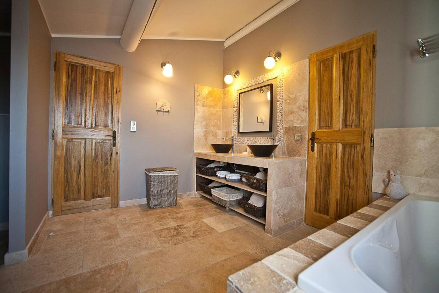 La Petite Colline Villa Апт Екстериор снимка